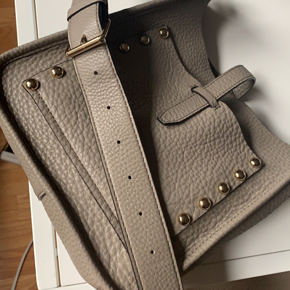 $295 Rebecca Minkoff Grey Studded Feed Bag - Picture 5 of 6